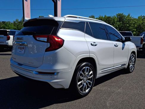 Used 2022 GMC Terrain Denali w/ Denali Premium Package AWD/4WD image 6