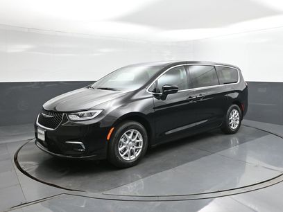 New 2026 Chrysler Pacifica Select