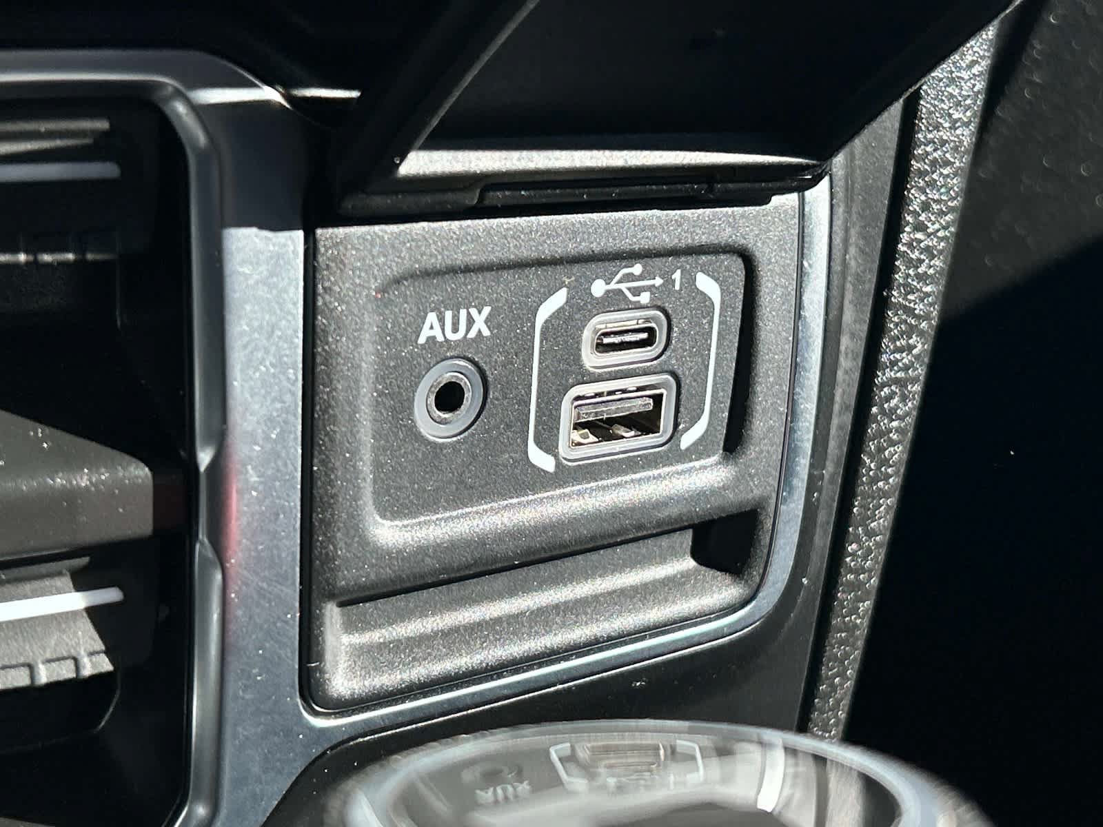 Used 2024 Jeep Wrangler Unlimited w/ Dual Top Group AWD/4WD image 25