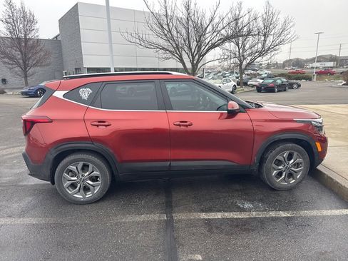 Used 2024 Kia Seltos S image 2