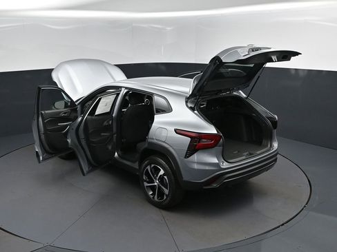New 2026 Chevrolet Trax RS FWD image 2