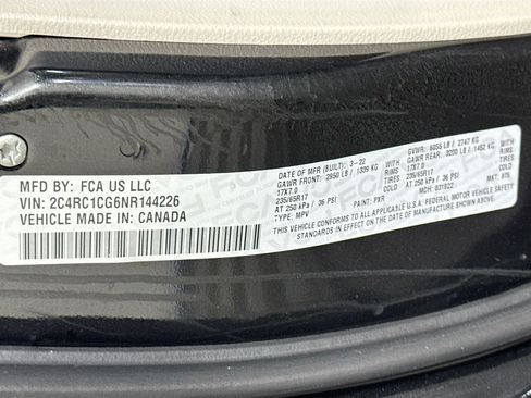 Used 2022 Chrysler Voyager LX FWD image 38