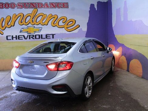 Used 2018 Chevrolet Cruze Premier image 8