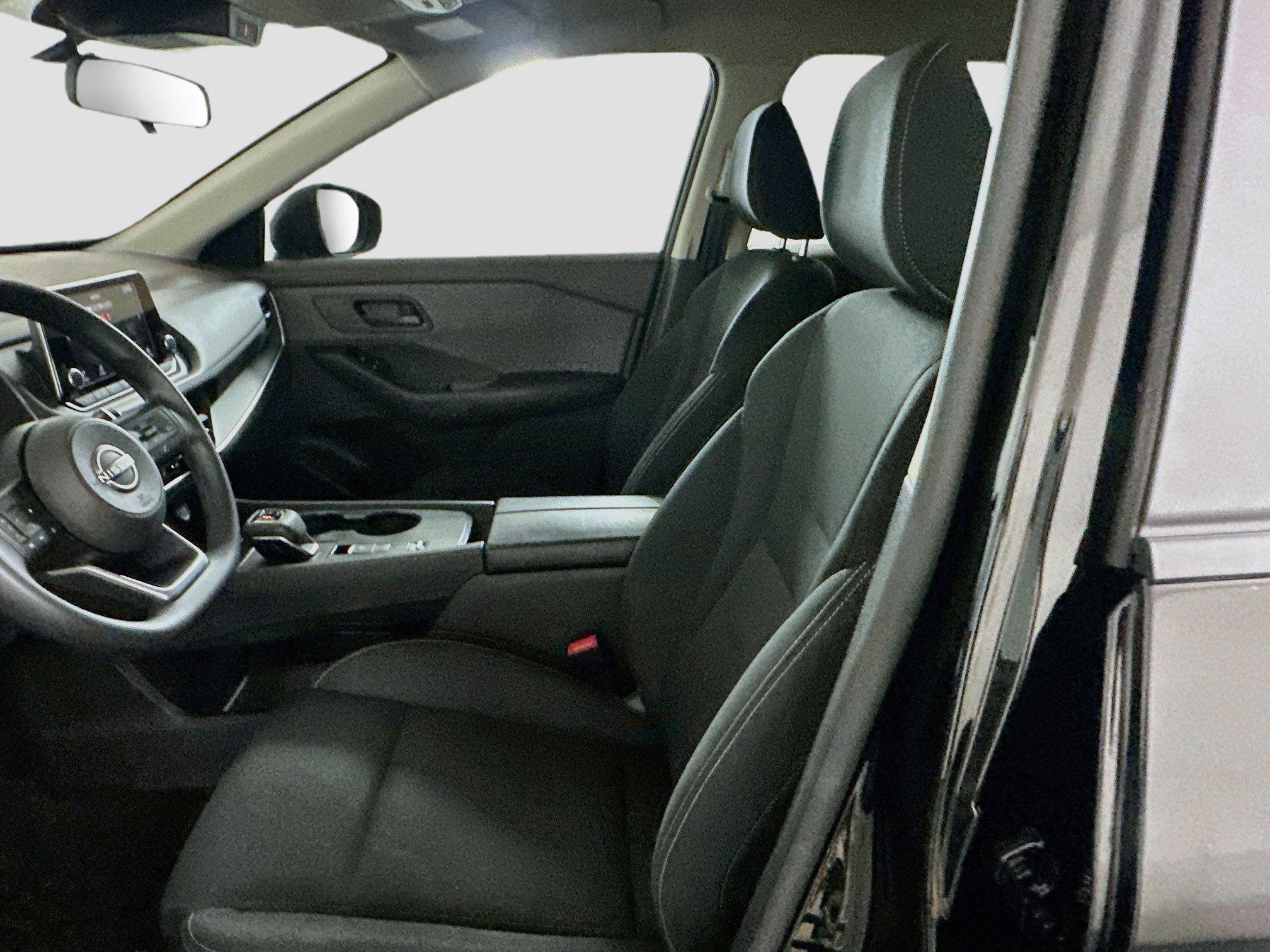 Used 2023 Nissan Rogue S FWD image 13