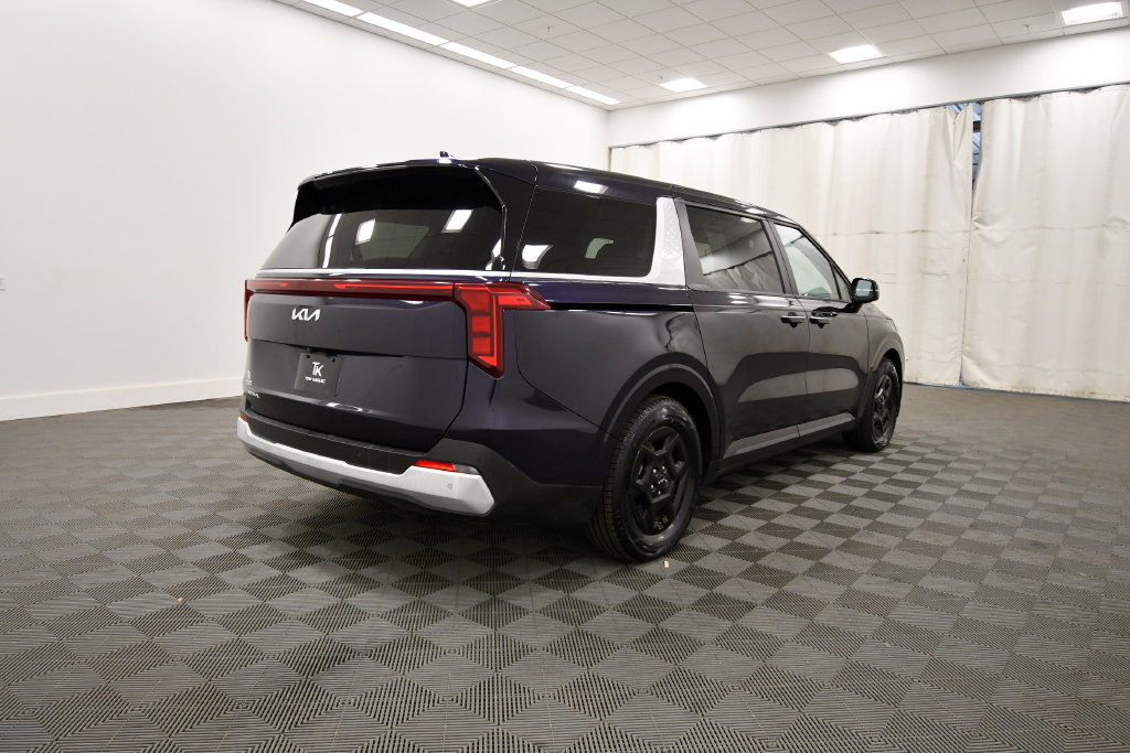 Certified 2024 Kia Carnival LX FWD image 8