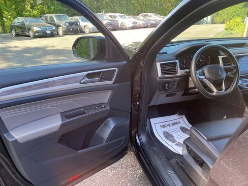 Used 2022 Volkswagen Atlas Cross Sport SE image 10