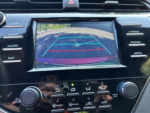 Used 2019 Toyota Camry LE image 27