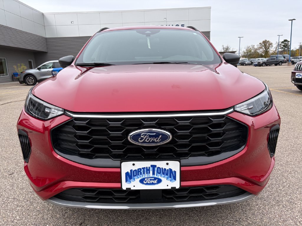 Used 2023 Ford Escape ST-Line w/ Tech Pack #1 AWD/4WD image 4