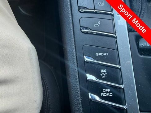 Used 2021 Porsche Macan AWD/4WD image 11