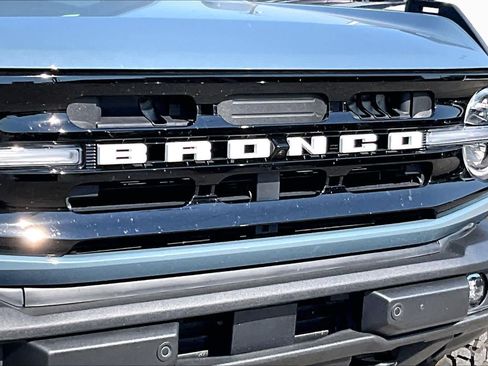 Used 2025 Ford Bronco Outer Banks AWD/4WD image 26