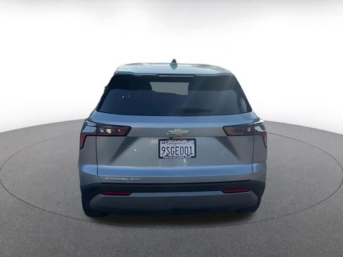 Used 2025 Chevrolet Equinox LT image 12