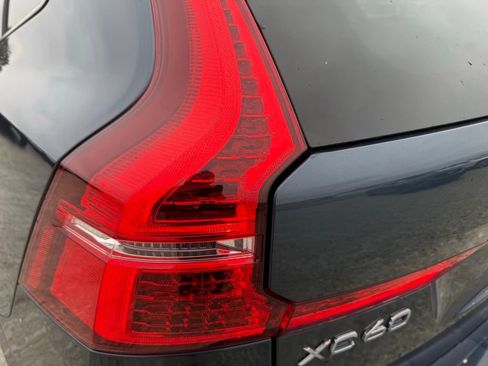 Used 2024 Volvo XC60 B5 Plus image 10