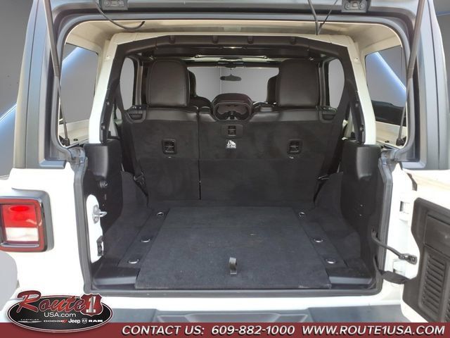 Used 2018 Jeep Wrangler Unlimited Sahara w/ Cold Weather Group AWD/4WD image 26