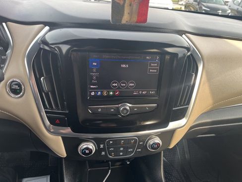 Used 2023 Chevrolet Traverse LS image 8