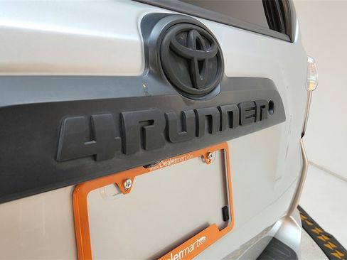 Used 2018 Toyota 4Runner TRD Off-Road image 25