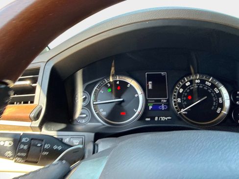 Used 2019 Lexus LX 570 4WD w/ Luxury Package image 27