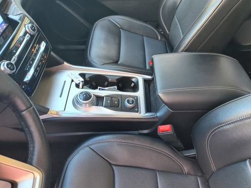 Used 2023 Ford Explorer Limited w/ Limited Technology Package AWD/4WD image 28