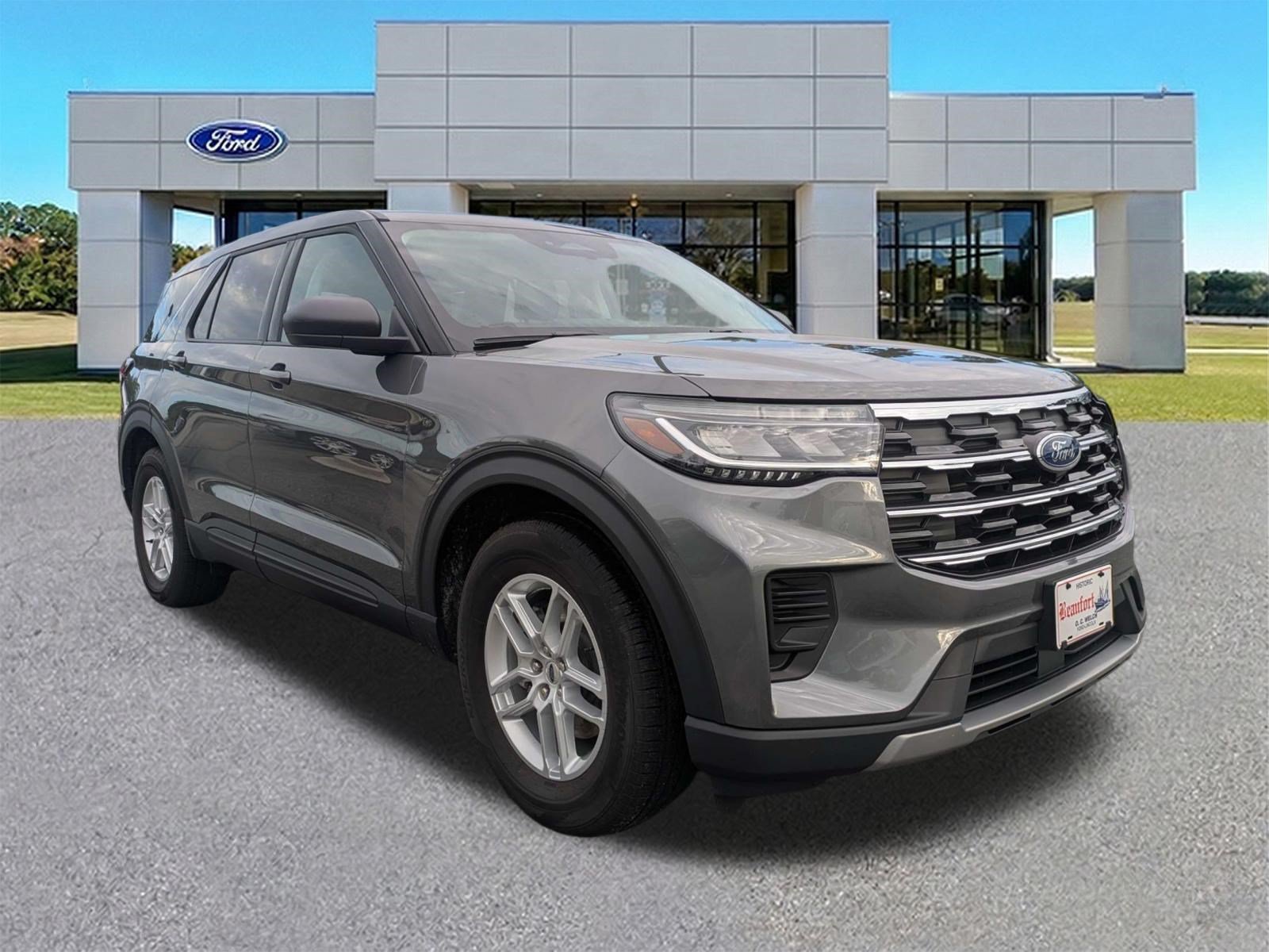 Certified 2026 Ford Explorer Active RWD image 2