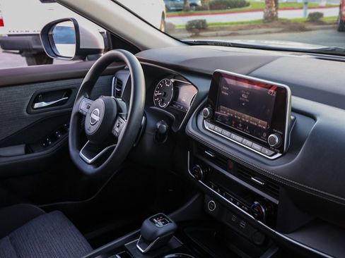 Used 2023 Nissan Rogue SV image 20