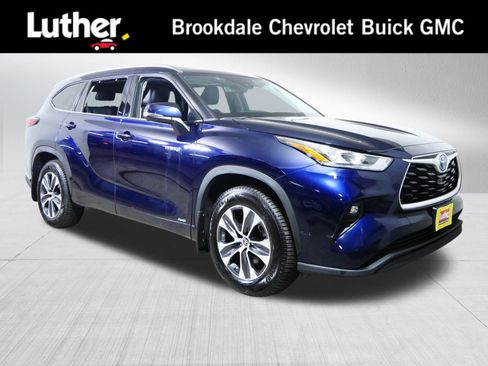Used 2020 Toyota Highlander XLE image 1