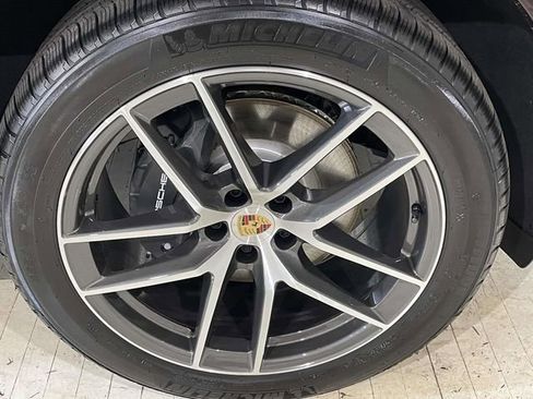 New 2026 Porsche Macan AWD/4WD image 14