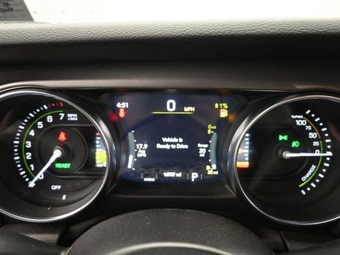 Used 2023 Jeep Wrangler Unlimited w/ Cold Weather Group AWD/4WD image 19