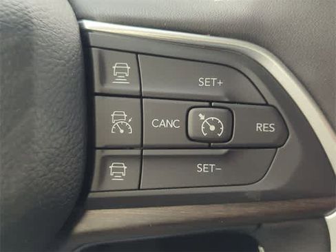 New 2025 Jeep Grand Cherokee Limited image 24