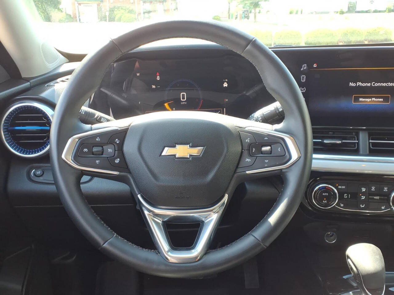 Used 2024 Chevrolet Trax LT w/ Driver Confidence Package FWD image 10