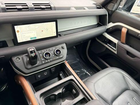 Used 2021 Land Rover Defender 110 S image 29