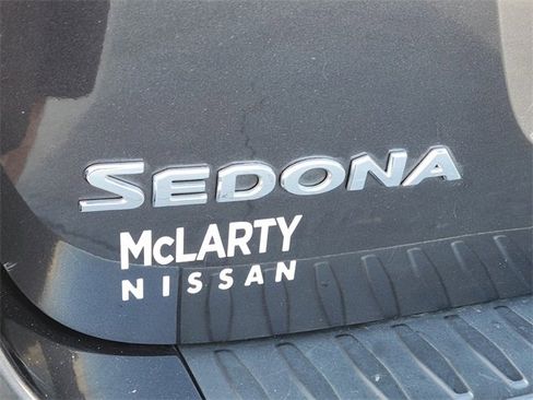 Used 2021 Kia Sedona LX image 14