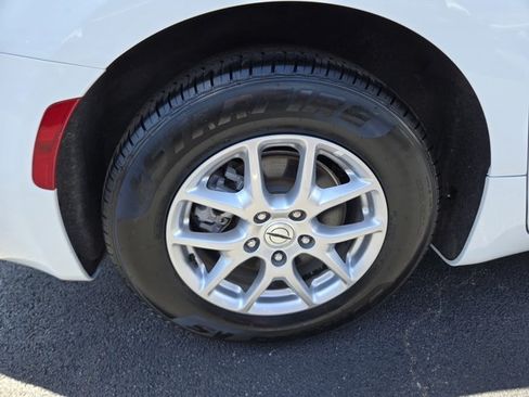 Used 2023 Chrysler Pacifica Touring-L FWD image 49