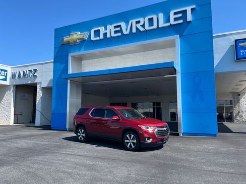 Used 2019 Chevrolet Traverse LT w/ LT Premium Package AWD/4WD image 1