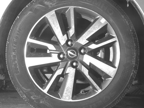 Used 2025 Nissan Versa SV FWD image 13