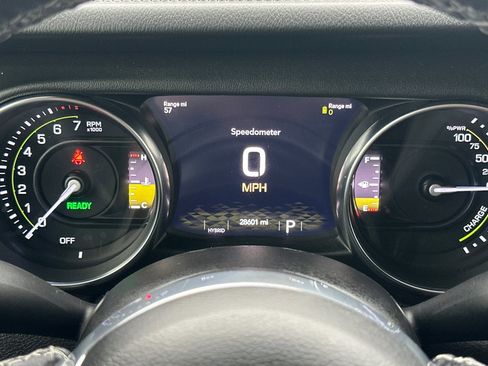 Used 2021 Jeep Wrangler Unlimited Sahara image 25