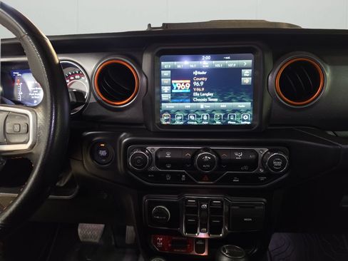 Used 2022 Jeep Gladiator Mojave w/ Trailer Tow Package AWD/4WD image 21