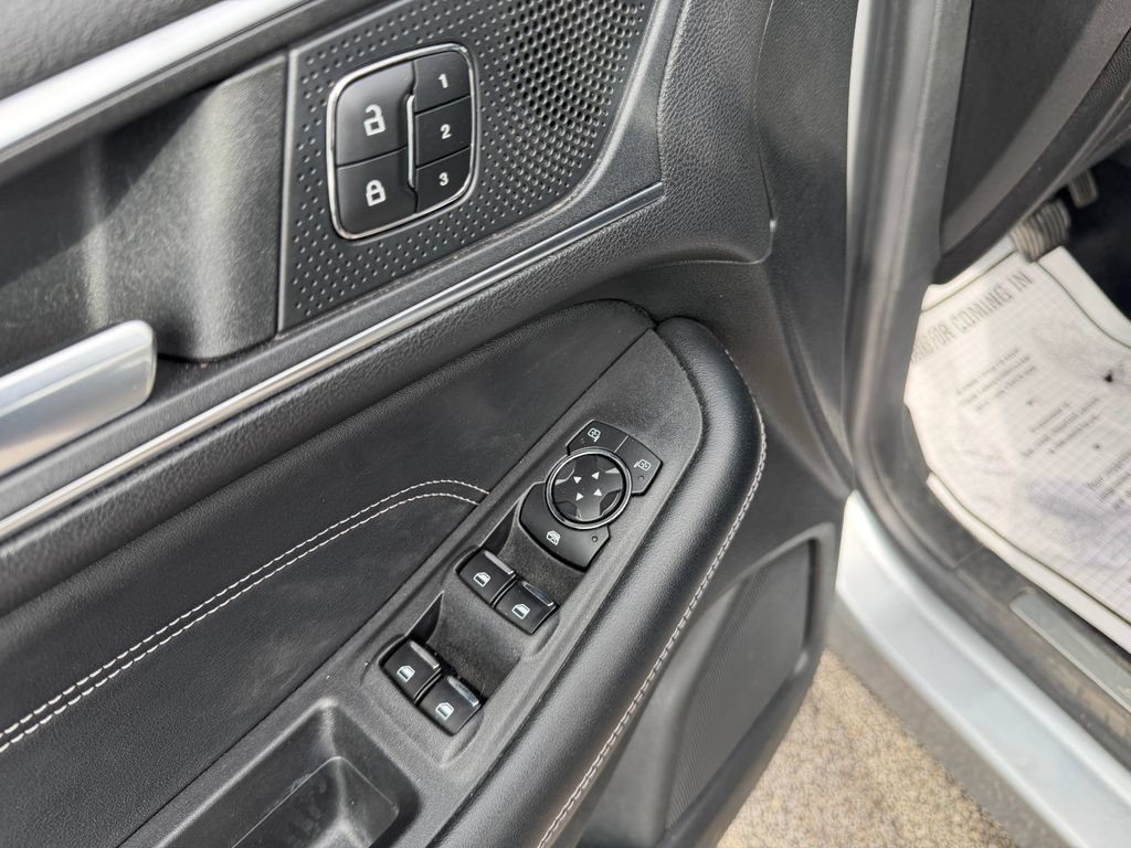 Used 2022 Ford Edge Titanium AWD/4WD image 17