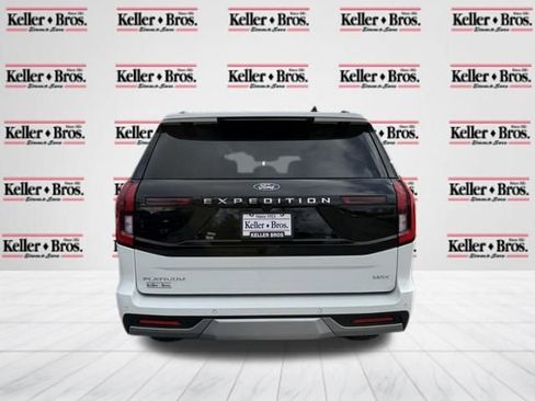New 2025 Ford Expedition Max Platinum w/ Driver's Package image 5