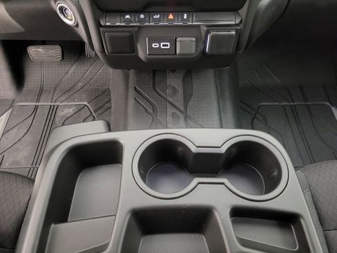 New 2025 Chevrolet Silverado 1500 Custom image 32