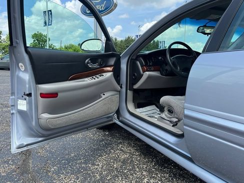 Used 2005 Buick Le Sabre Custom w/ Wheel And Sound Package FWD image 9