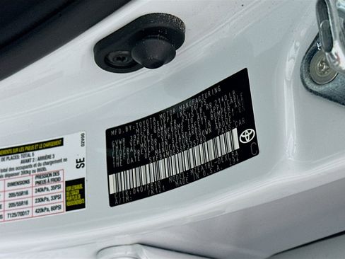 Used 2025 Toyota Corolla LE w/ Convenience Package image 11