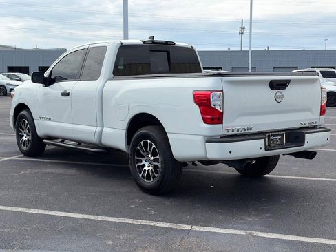 Used 2024 Nissan Titan SV AWD/4WD image 8