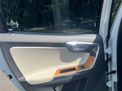 Used 2015 Volvo XC60 T6 Platinum FWD image 22