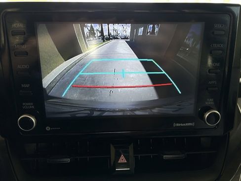 Used 2022 Toyota Corolla LE image 12