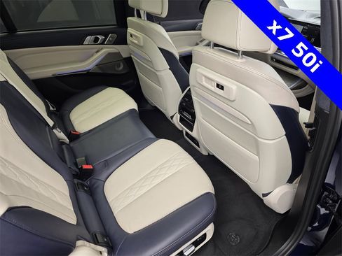 Used 2022 BMW X7 M50i w/ Dynamic Handling Package image 30