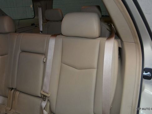 Used 2008 Cadillac SRX w/ Utility Package RWD image 24