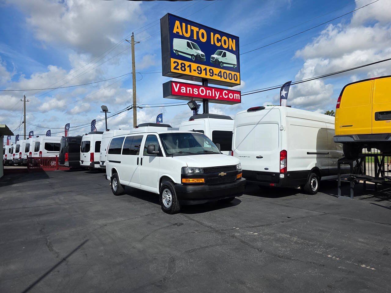 Used 2024 Chevrolet Express 3500 LS RWD image 29
