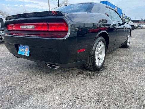 Used 2009 Dodge Challenger R/T image 3