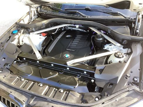 Used 2022 BMW X5 sDrive40i w/ M Sport Package image 24