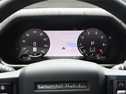 Used 2025 Land Rover Defender 130 S image 23