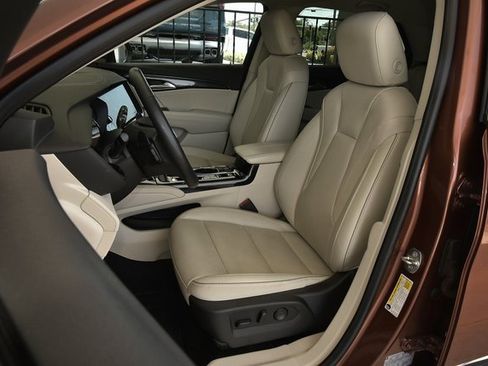 Used 2021 Buick Envision Essence image 12